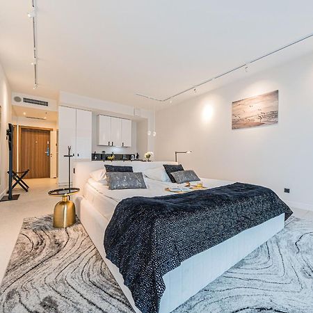 Rent Like Home - Apartament Deo Plaza - Old Town Danzica Esterno foto