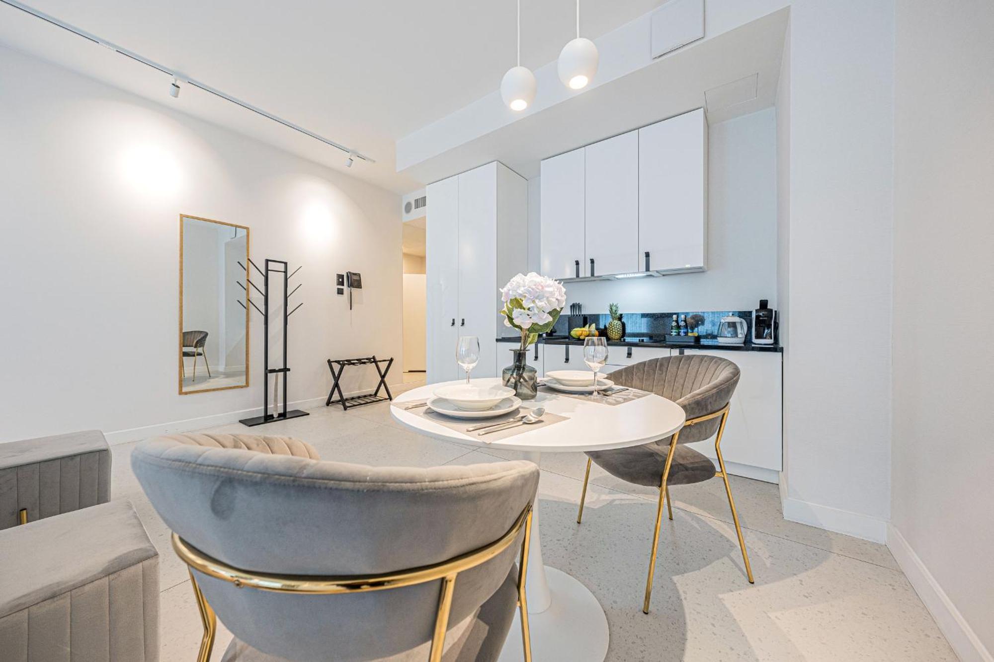 Rent Like Home - Apartament Deo Plaza - Old Town Danzica Esterno foto