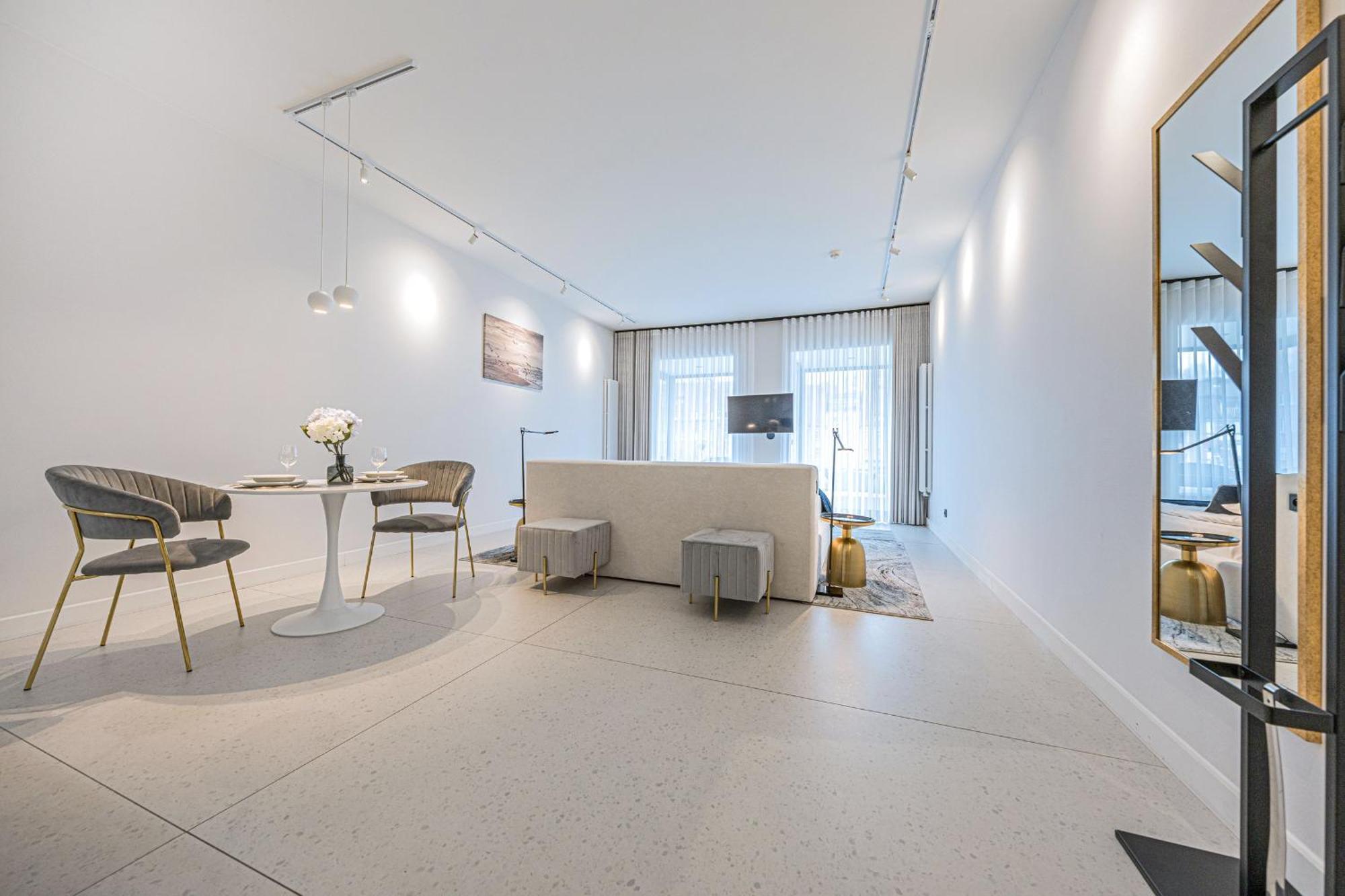 Rent Like Home - Apartament Deo Plaza - Old Town Danzica Esterno foto